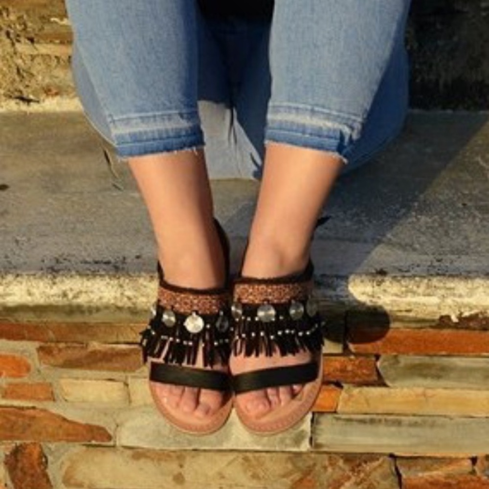 NIB Lost at Coachella Boho Fringe Leather Sandal